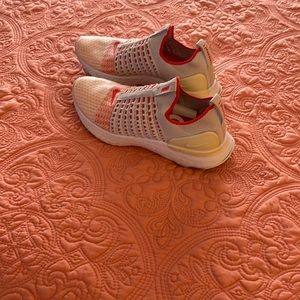 Nike Phantom Pull On Sneakers